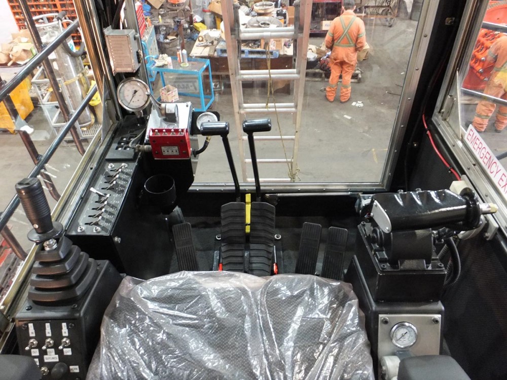 madill-124-cab